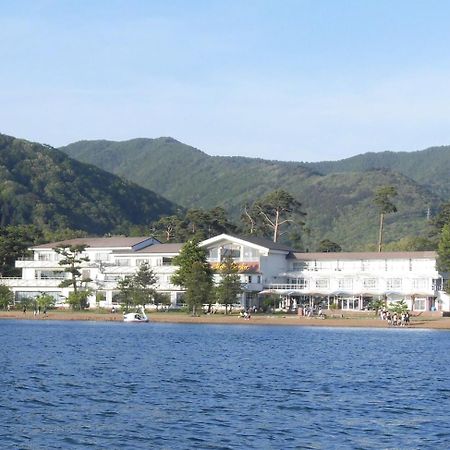 Готель Lakeside Banko Inawashiro Екстер'єр фото