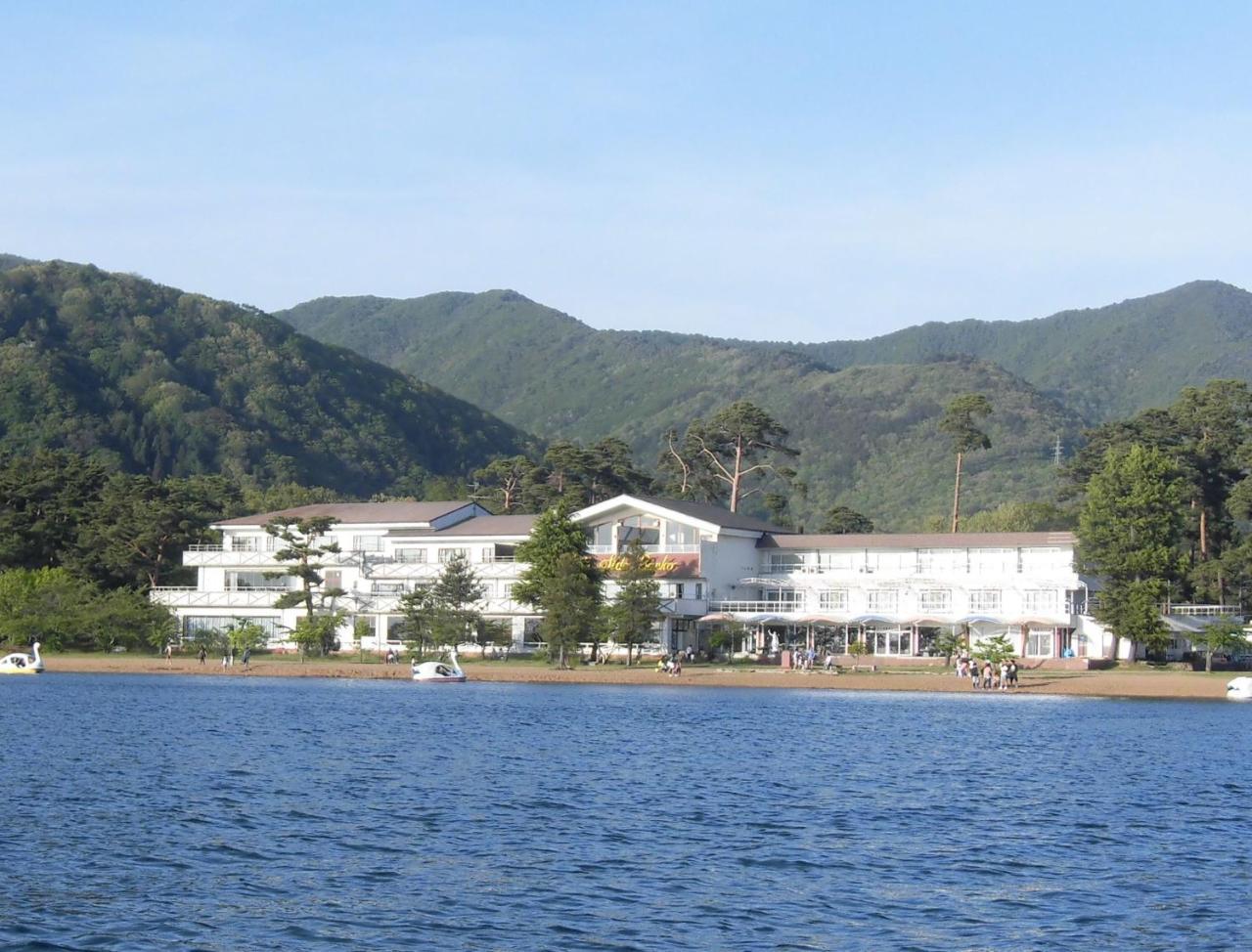 Готель Lakeside Banko Inawashiro Екстер'єр фото