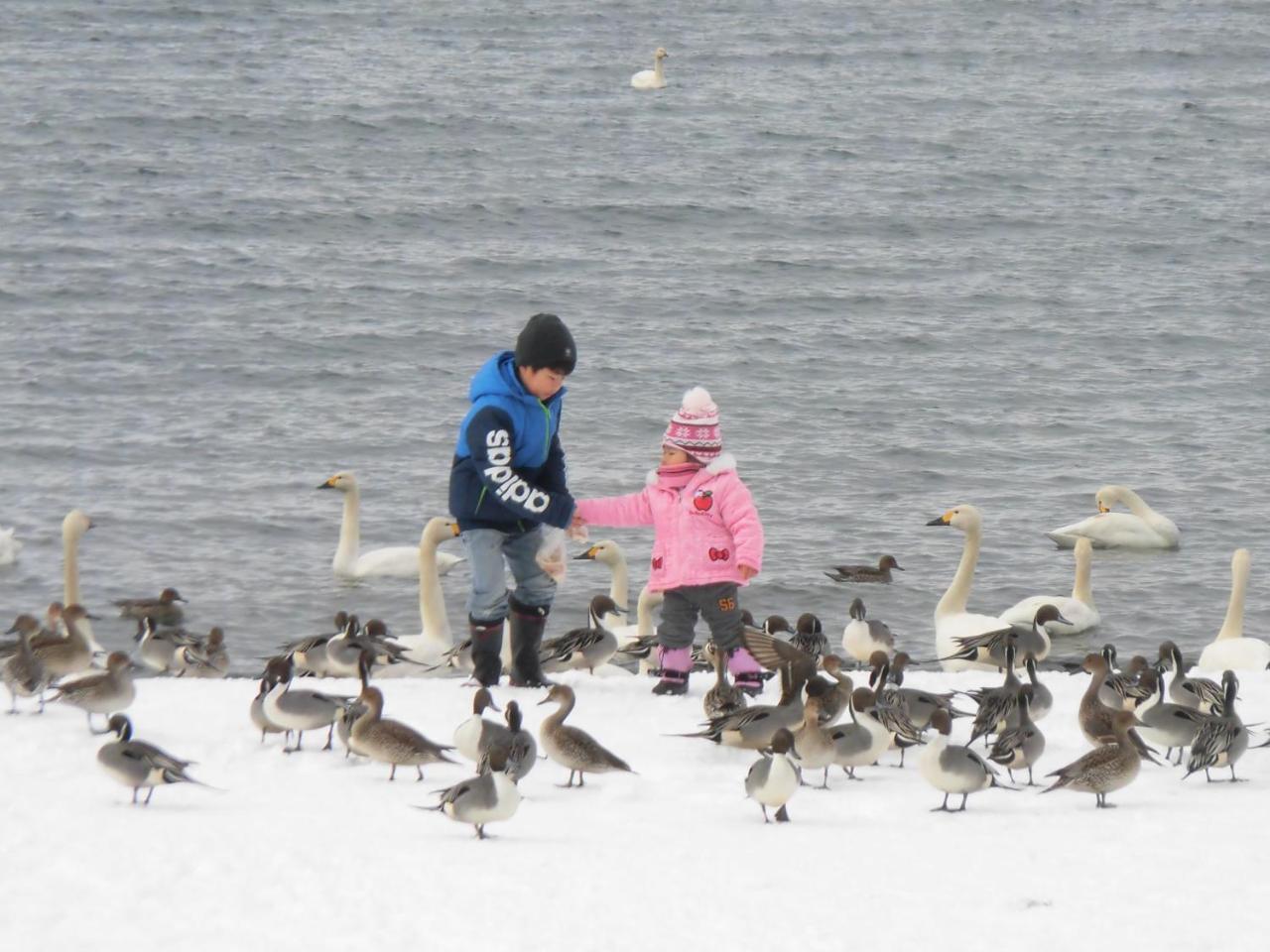 Готель Lakeside Banko Inawashiro Екстер'єр фото