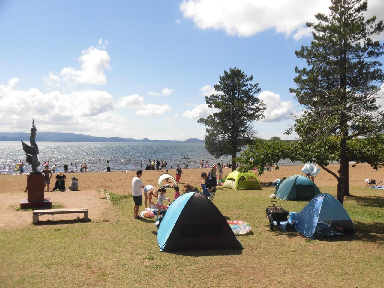 Готель Lakeside Banko Inawashiro Екстер'єр фото