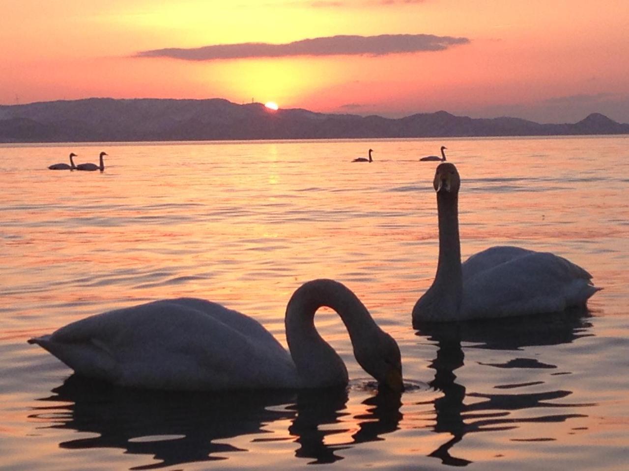 Готель Lakeside Banko Inawashiro Екстер'єр фото